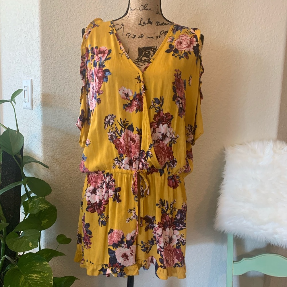 EUC Grace & Lace Sunshine floral romper